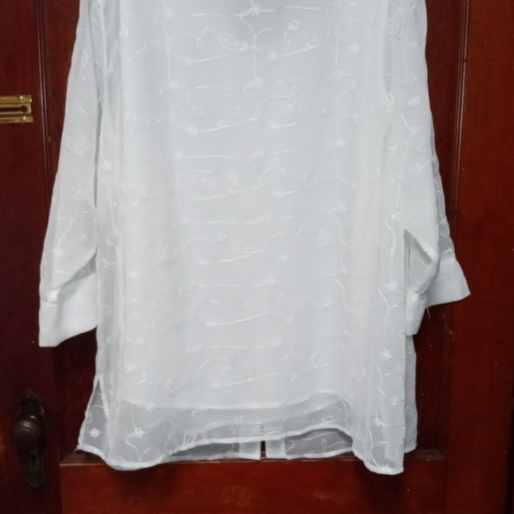 White Stag white button embroidered shirt w/camisole 3/4 sleeve w/cuff 1… - Picture 5 of 5
